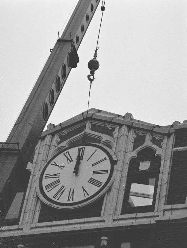 CLOCK01.JPG